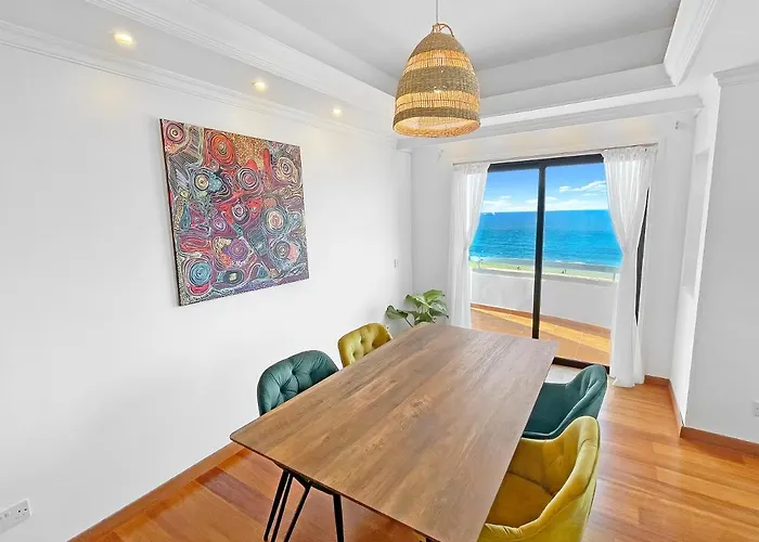 180° Seaview Apt. Right On Famous Beach Promenade